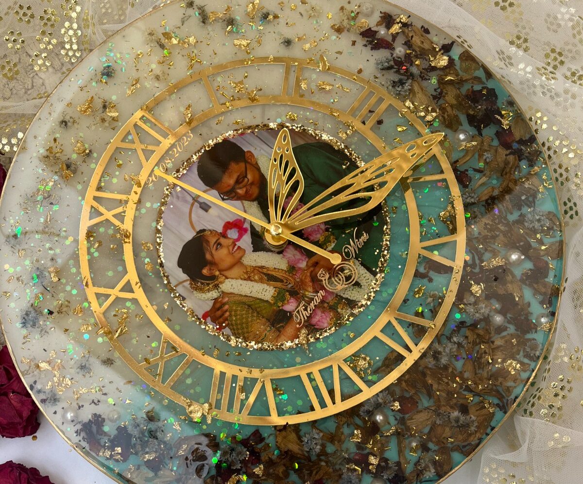 Varmala Clock LV8